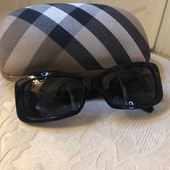 Womens Burberry Sunglasses B4023